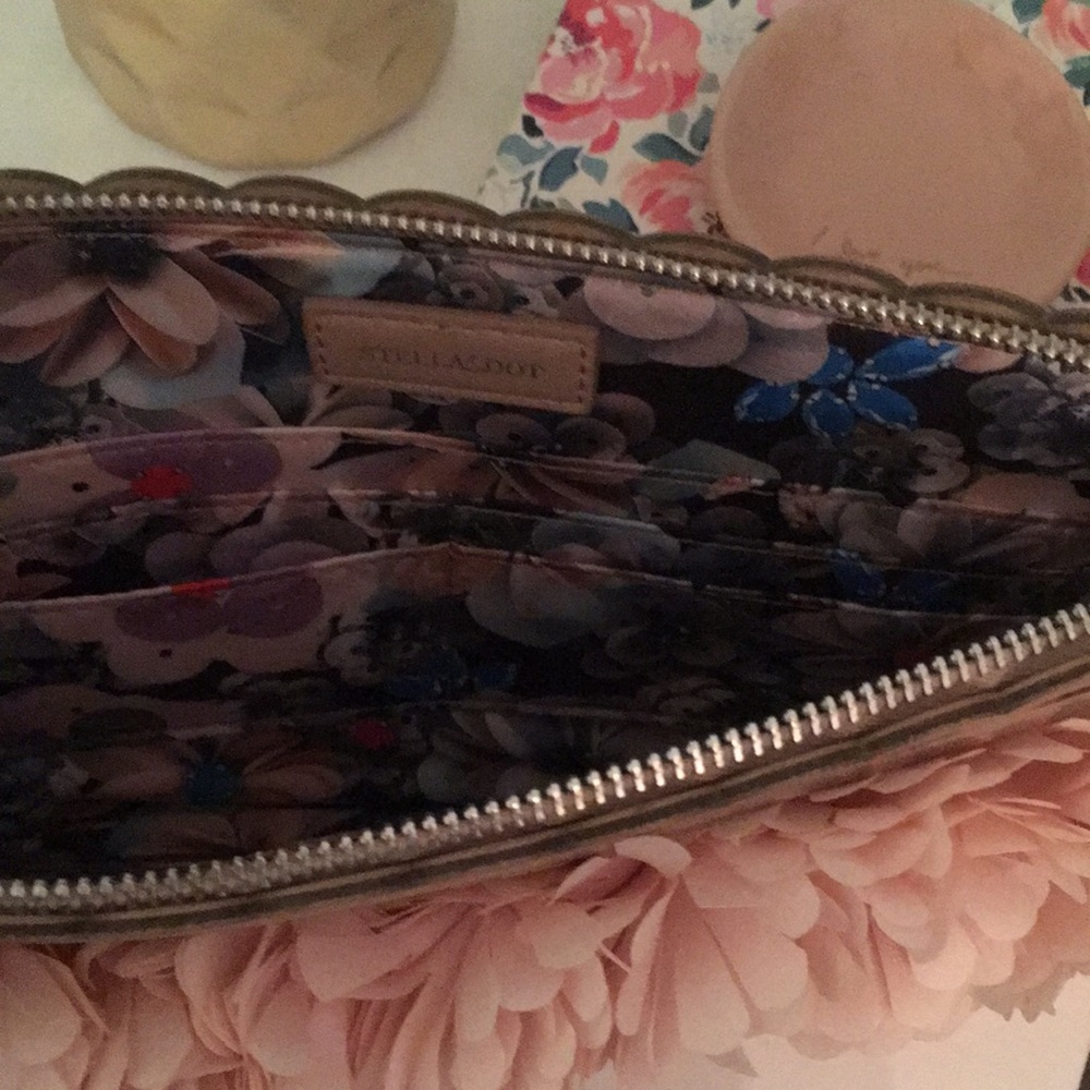 Stella and Dot Peony Clutch - Picture 4 of 4